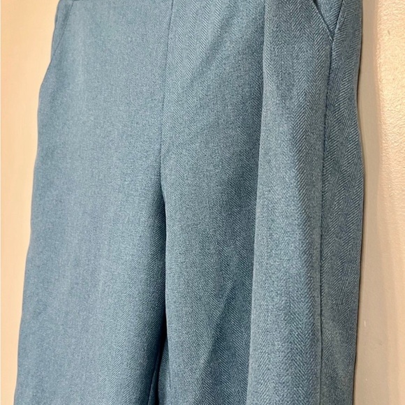 Women’s Capris Dress Slacks By Alfred Dunner. Size 12P - Picture 4 of 11